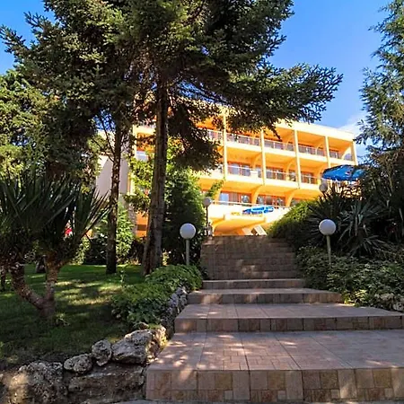 Hotel Exotica 2*